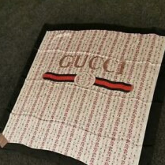 Gucci Logo Rose Print Silk Scarf with tag - Picture 1 of 3